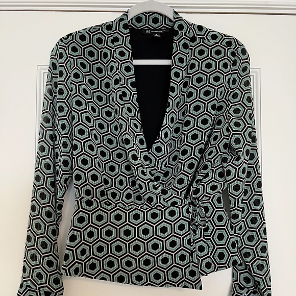 INC lined green and black hexagon blouse. Size Medium - Picture 3 of 11